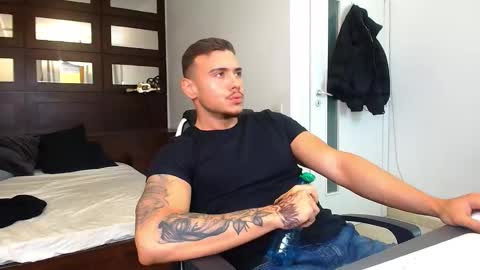 Snapshot of elijahthorne chatting on 02.06.26 ElijahThorne online show from 02.06.26