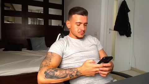 Snapshot of elijahthorne chatting on 03.03.26 ElijahThorne online show from 03.03.26