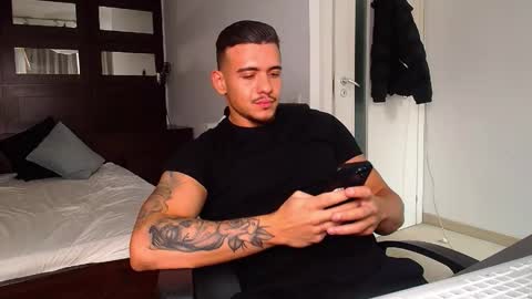 Snapshot of elijahthorne chatting on 03.05.26 ElijahThorne online show from 03.05.26