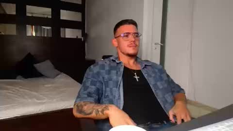 Snapshot of elijahthorne chatting on 03.14.26 ElijahThorne online show from 03.14.26