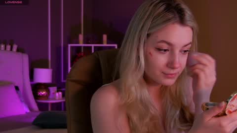 Elina online show from 01.18.25