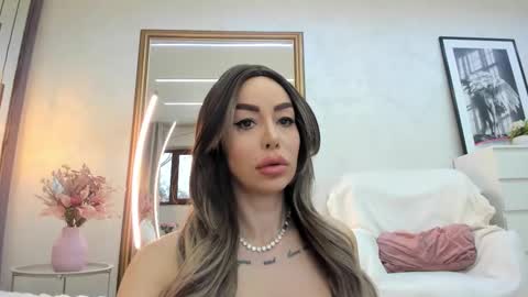 Snapshot of elinamoon_ chatting on 02.15.26 Elina online show from 02.15.26