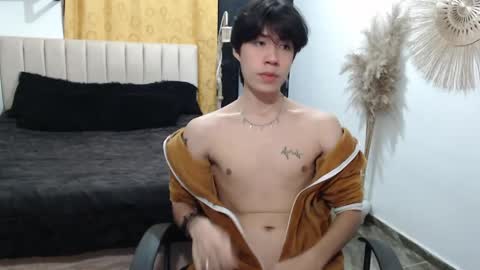 Snapshot of elio_collem chatting on 05.21.26 ELIO online show from 05.21.26