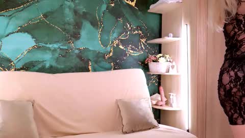 Snapshot of elis_miracle chatting on 09.14.25 Elizabeth online show from 09.14.25