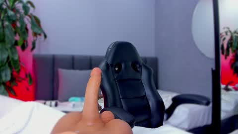 Elisa online show from 01.16.25