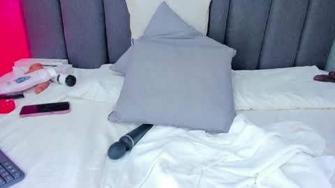 Elisa online show from 03.12.25