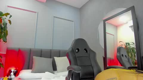 Elisa online show from 10.19.25