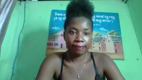 Snapshot of elisabeth2525 chatting on 01.17.25 elisabeth2525 online show from 01.17.25