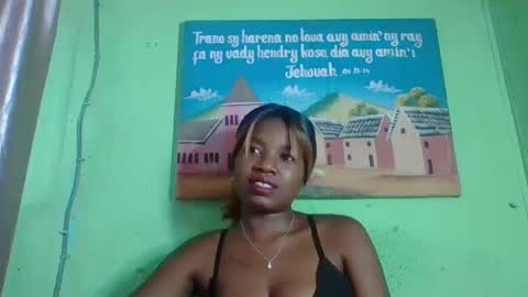 Snapshot of elisabeth2525 chatting on 01.19.25 elisabeth2525 online show from 01.19.25