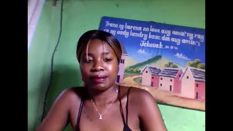 Snapshot of elisabeth2525 chatting on 02.01.25 elisabeth2525 online show from 02.01.25