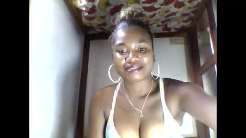 Snapshot of elisabeth2525 chatting on 10.13.25 elisabeth2525 online show from 10.13.25