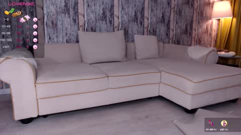 elisabeth_jason online show from 12.18.24