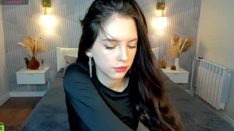 Snapshot of elise_robbie chatting on 04.04.26 Elise online show from 04.04.26