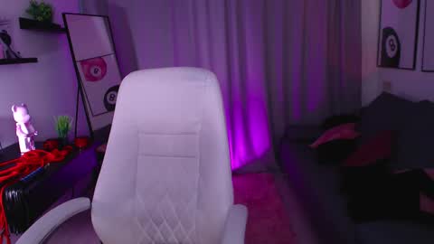 Snapshot of eliza_benet chatting on 02.27.26 Ari online show from 02.27.26