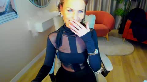 Snapshot of elizabe_th chatting on 02.16.25 Elizabethangel online show from 02.16.25