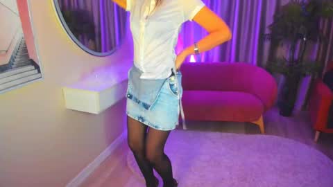 Snapshot of elizabe_th chatting on 02.16.25 Elizabethangel online show from 02.16.25