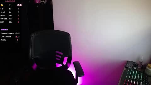 Snapshot of elizabeht_911 chatting on 11.13.25 elizabeht_911 online show from 11.13.25