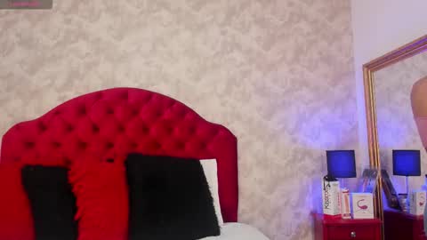 Elizabet Taylor online show from 12.02.25