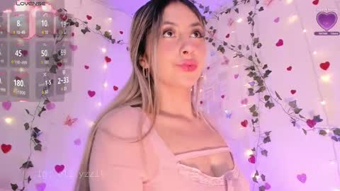 Snapshot of elizabeth_jing chatting on 03.09.25 Independent Model online show from 03.09.25