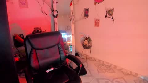 Elizabeth Martinez online show from 10.20.25