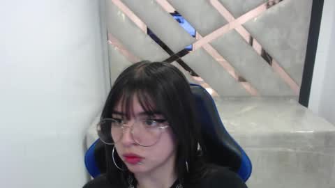 Snapshot of elizabeth_t_ chatting on 02.05.26 Elizabeth online show from 02.05.26