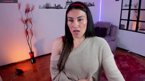 Snapshot of elizabeth_taylor_b chatting on 12.23.24 Elizabeth online show from 12.23.24