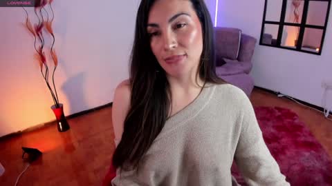 Snapshot of elizabeth_taylor_b chatting on 01.08.25 Elizabeth online show from 01.08.25