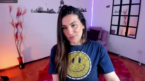 Snapshot of elizabeth_taylor_b chatting on 02.18.25 Elizabeth online show from 02.18.25