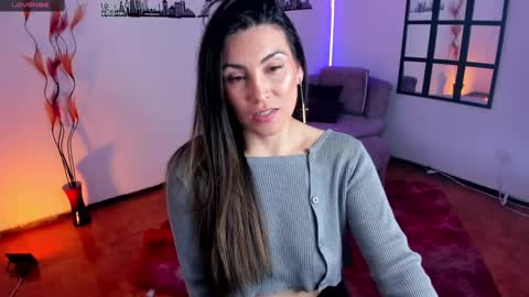 Snapshot of elizabeth_taylor_b chatting on 02.25.25 Elizabeth online show from 02.25.25