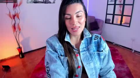 Snapshot of elizabeth_taylor_b chatting on 03.06.25 Elizabeth online show from 03.06.25