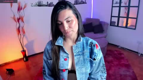 Snapshot of elizabeth_taylor_b chatting on 03.06.25 Elizabeth online show from 03.06.25