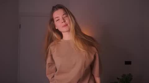 Snapshot of elizabethennals chatting on 09.20.25 Elizabeth online show from 09.20.25