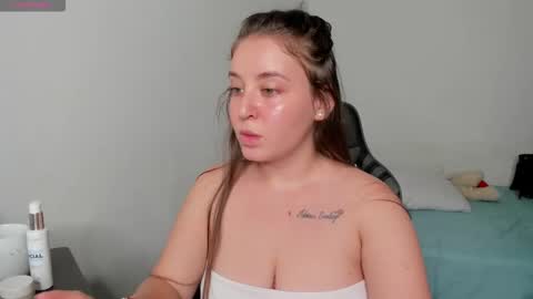 instgram aly leiv17 ---- Im model-independent online show from 11.18.25