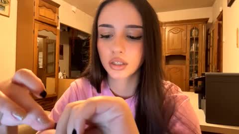 Snapshot of elizabethrabin chatting on 11.27.25 Mia online show from 11.27.25