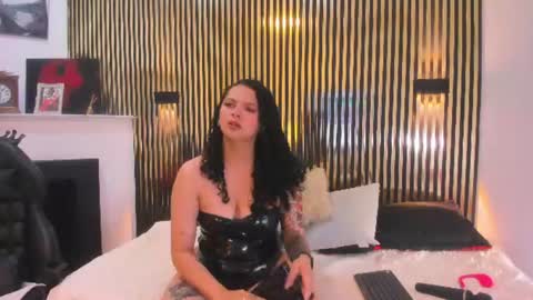 Snapshot of elizabethrogers chatting on 06.11.26 Eliza online show from 06.11.26
