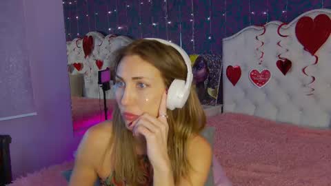 Snapshot of elizamayers chatting on 02.15.25 Linda online show from 02.15.25