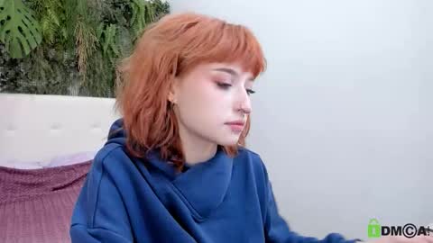 Snapshot of elizanik chatting on 10.02.25 Eliza online show from 10.02.25