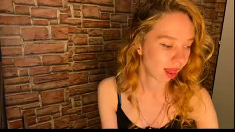 Snapshot of elizastorm chatting on 06.19.26 Eliza online show from 06.19.26