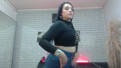 Snapshot of elizatex chatting on 01.04.25 online show from 01.04.25