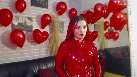 Snapshot of elizatex chatting on 02.19.25 online show from 02.19.25