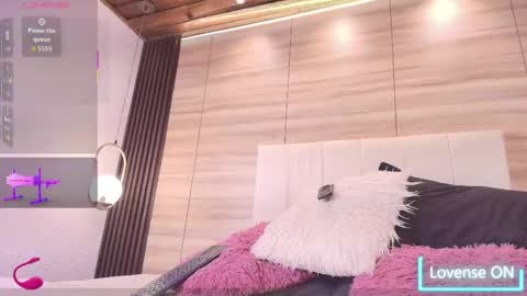 Snapshot of elizbeth_777 chatting on 05.06.26 elizbeth_777 online show from 05.06.26