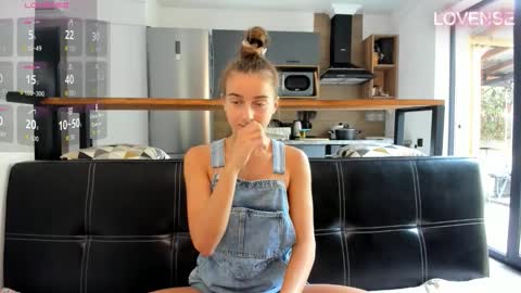 Eliz                               online show from 11.25.25