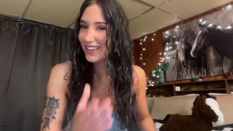 Snapshot of ella2sweet chatting on 05.14.26 Ella online show from 05.14.26