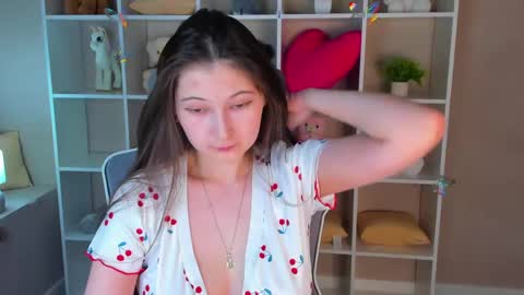 Ella online show from 04.21.26