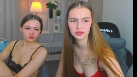 Snapshot of ella_butler chatting on 06.12.26 Ella online show from 06.12.26