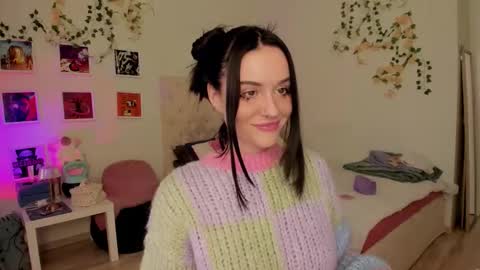 Snapshot of ella_gdss chatting on 11.05.25 ELLA online show from 11.05.25