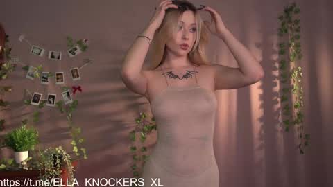 Snapshot of ella_knockers_xl chatting on 02.01.25 Ella NEXT STREAM 21 november online show from 02.01.25
