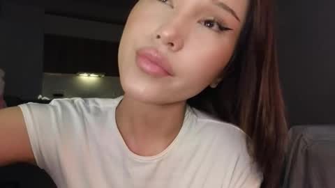 Lee online show from 04.21.26