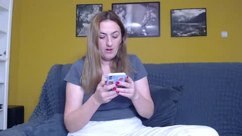 Snapshot of ella_max_live chatting on 02.08.25 Ella Max online show from 02.08.25