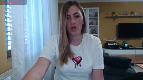 Snapshot of ella_max_live chatting on 10.09.25 Ella Max online show from 10.09.25